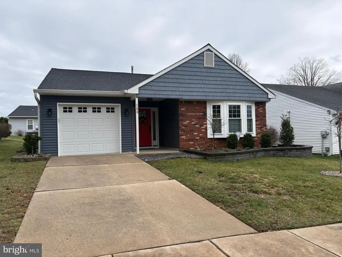 103 Carriage Hill Ct, Columbus, NJ 08022 - #1