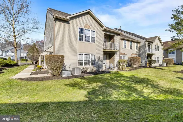 1005a Harwood Ct, MOUNT LAUREL, NJ 08054