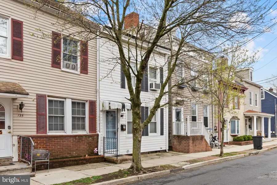 137 2nd St, Bordentown, NJ 08505 - #3