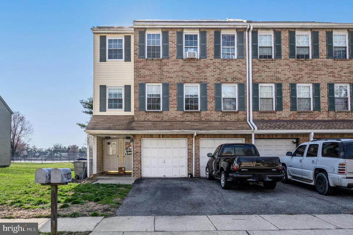 127 Chaucer Rd, Mount Laurel, NJ 08054 - #1