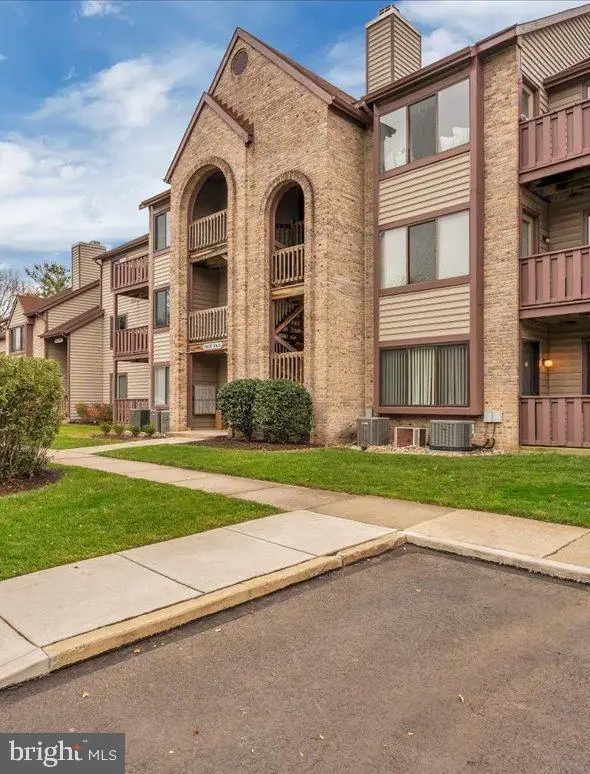 5011-b Dunbarton Rd, MOUNT LAUREL, NJ 08054