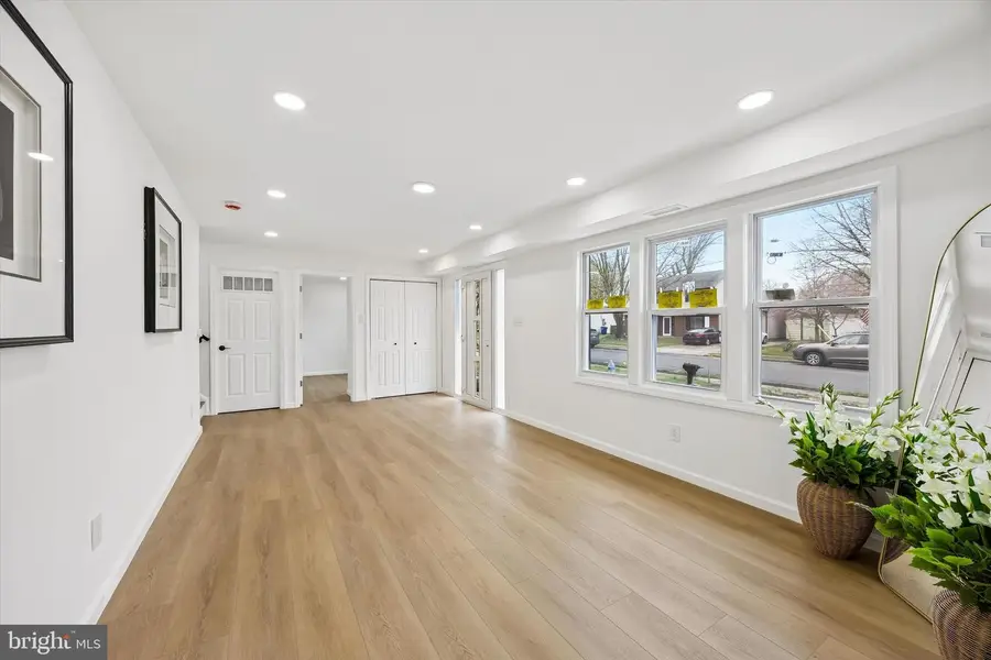 16 Buckingham Rd, Marlton, NJ 08053 - #3