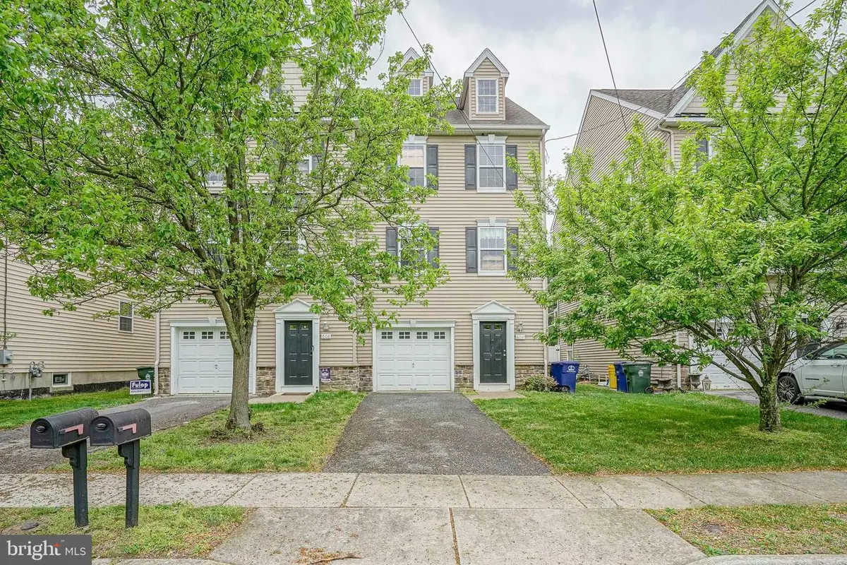 604 Cinnaminson St, Riverton, NJ 08077 - #1