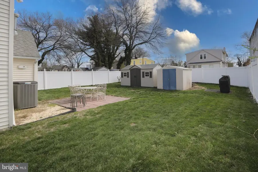 614 W 5th St, Palmyra, NJ 08065 - #3