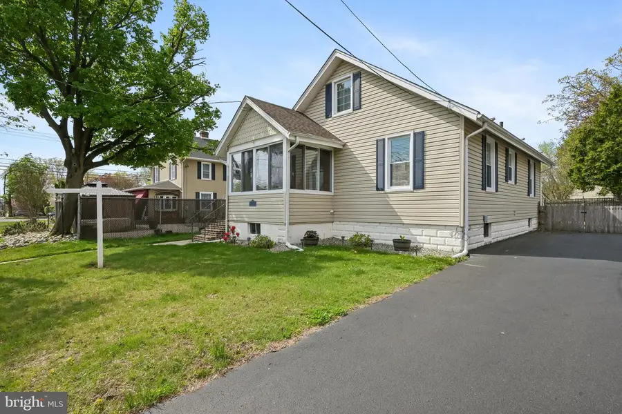 323 Maple Ave, Delanco, NJ 08075 - #3