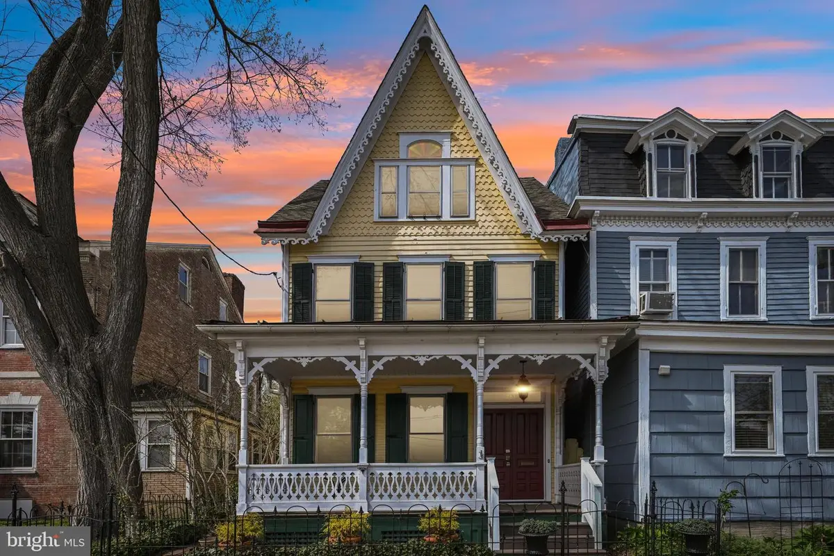 203 W Broad St, Burlington, NJ 08016 - #1