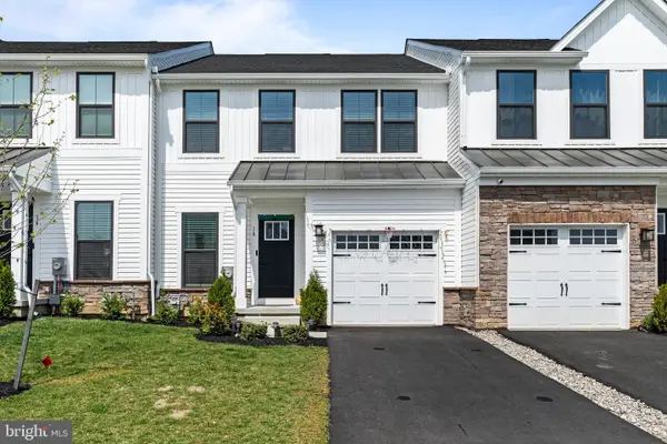 18 Rosemary Way, MOUNT LAUREL, NJ 08054