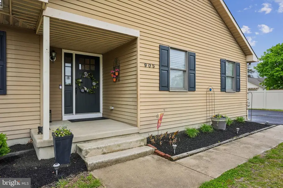 905 Bridgeboro St, Delran, NJ 08075 - #2