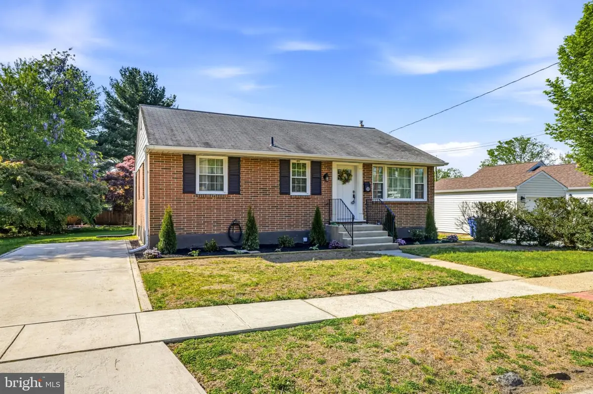 600 8th St, Riverton, NJ 08077 - #1