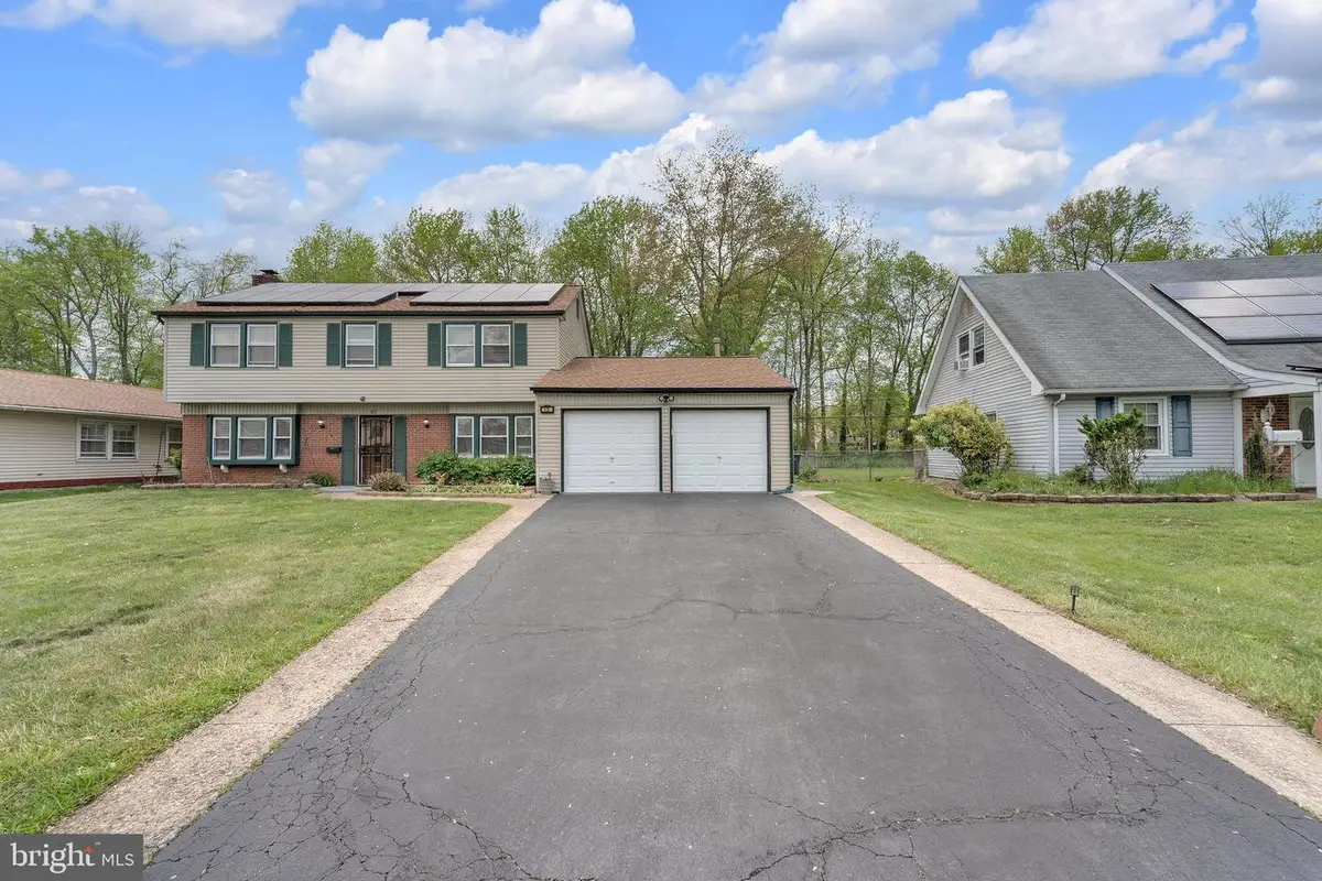 13 Northampton Dr, Willingboro, NJ 08046 - #1