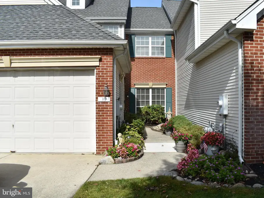 19 Grand Banks Cir, Marlton, NJ 08053 - #3