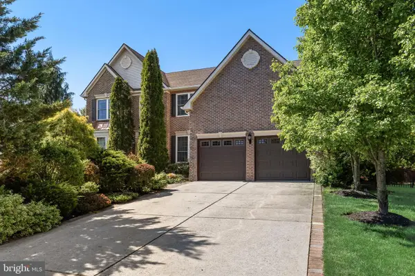 4 Edgewater Dr, HAINESPORT, NJ 08036
