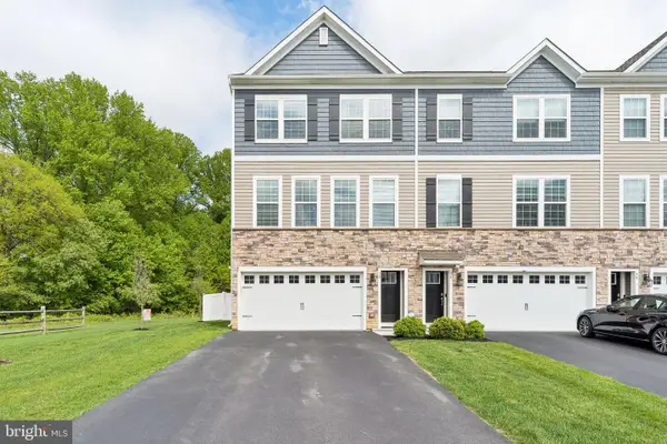 38 Sisters Farmstead Dr, MOUNT LAUREL, NJ 08054