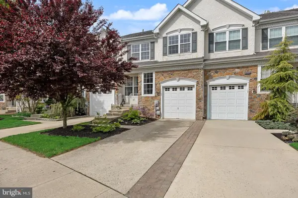 105 Weaver Dr, MARLTON, NJ 08053