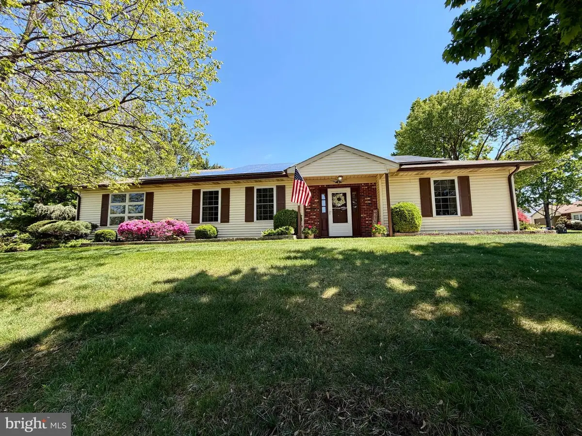 102 Carriage Hill Ct, Columbus, NJ 08022 - #1