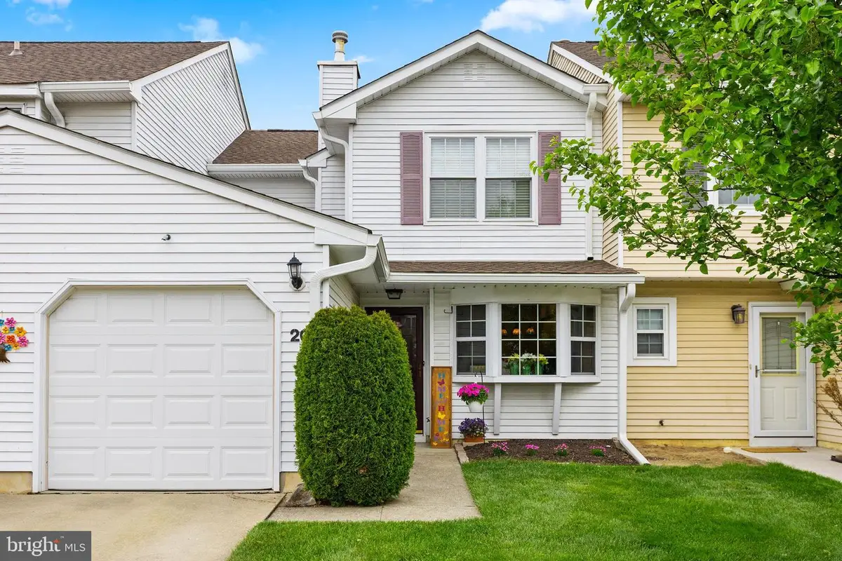 20 Gloucester Ct, Bordentown, NJ 08505 - #1