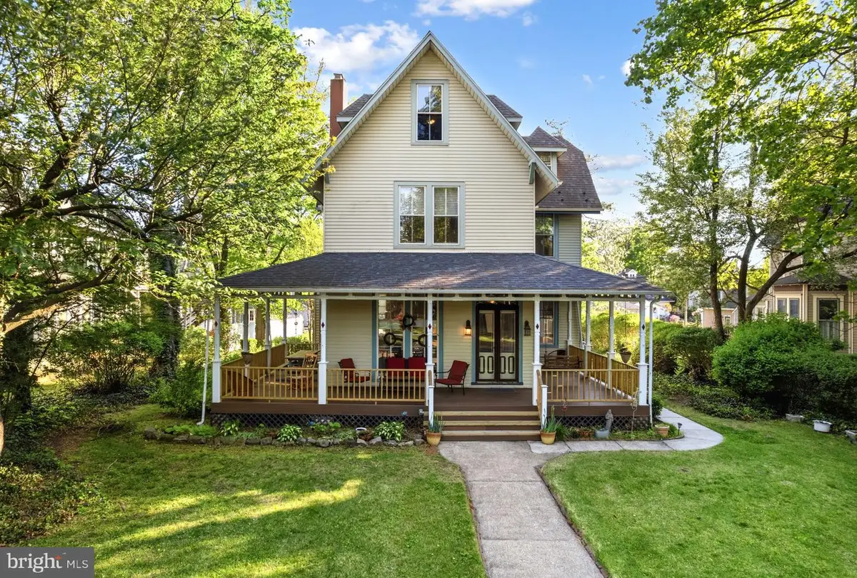 406 Lippincott Ave, Riverton, NJ 08077 - #1