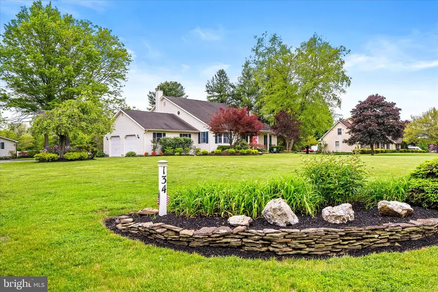 134 Schoolhouse Rd, Wrightstown, NJ 08562 - #2