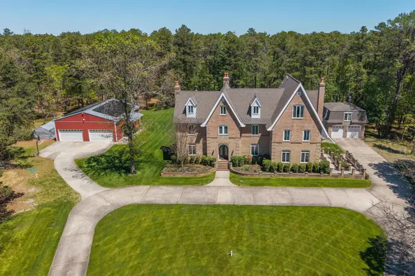 22 Grassy Lake Rd, SHAMONG, NJ 08088