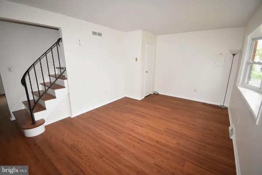 216 E Pearl St, Burlington, NJ 08016 - #3