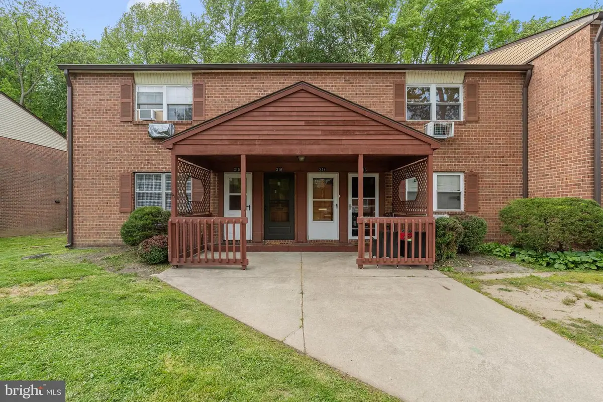 316 Garnet Dr #3b, Burlington, NJ 08016 - #1