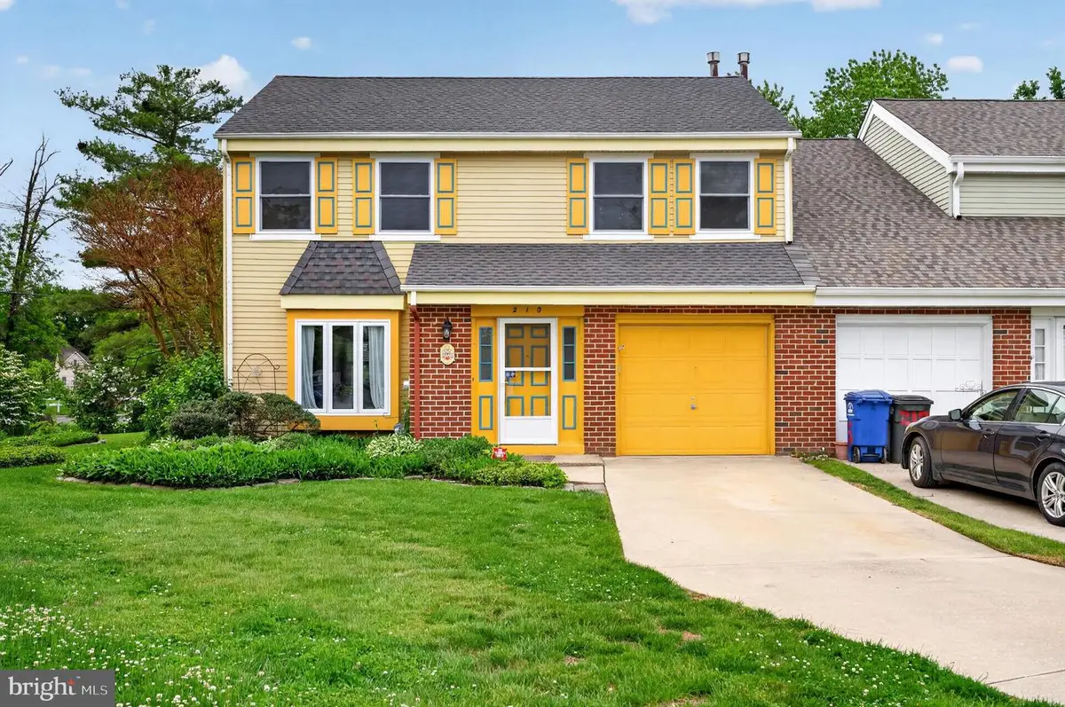 210 Burnam Wood Dr, Mount Laurel, NJ 08054 - #1