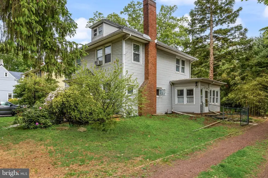 54 Warren St, Beverly, NJ 08010 - #2
