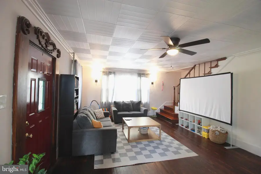 54 Warren St, Beverly, NJ 08010 - #3