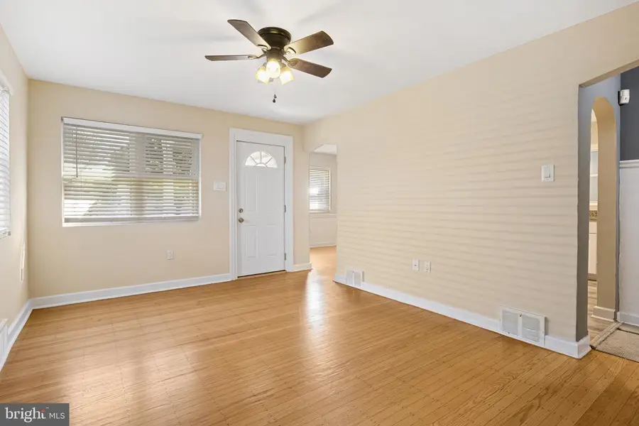 4 Virginia Ave, Palmyra, NJ 08065 - #2