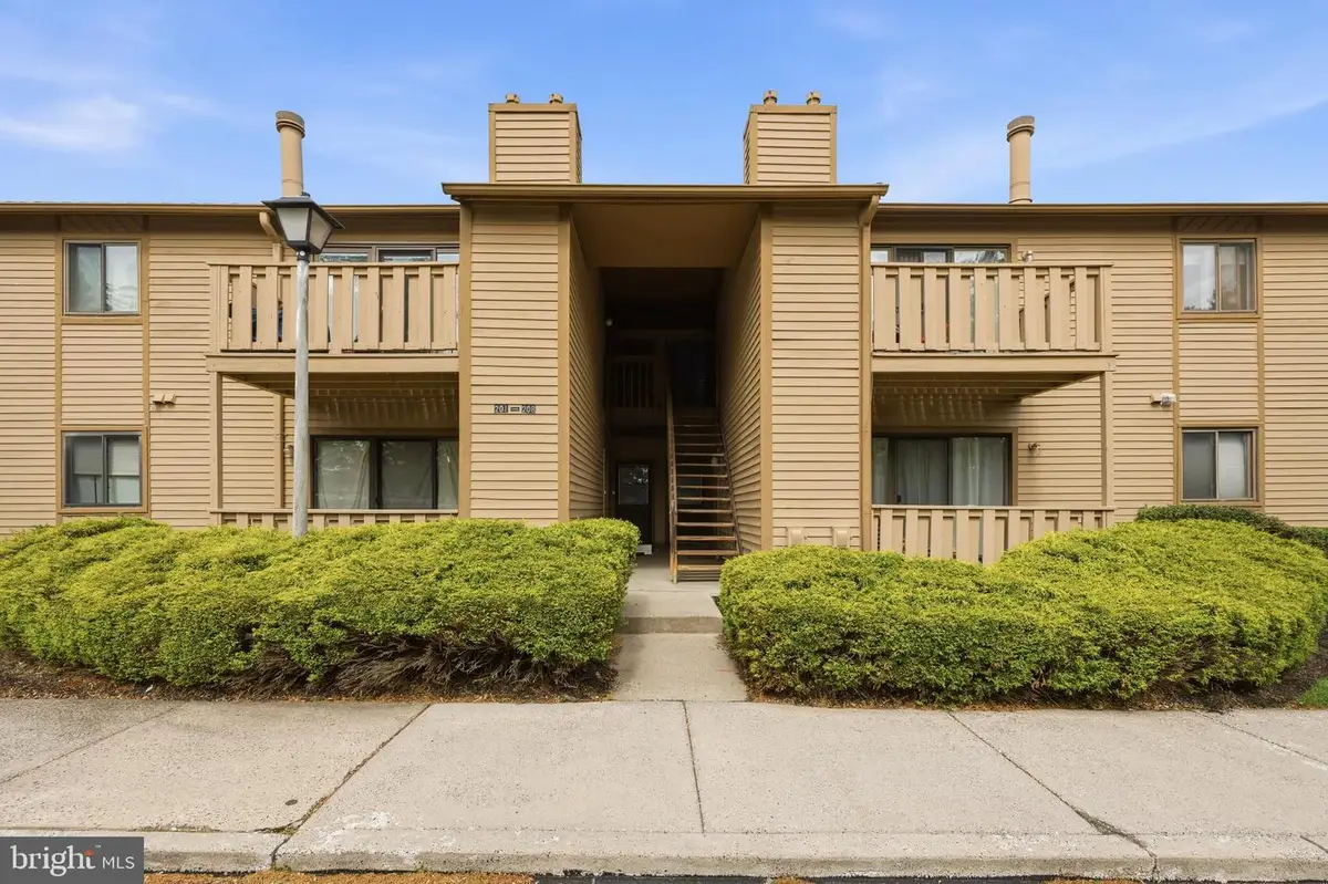 203 Woodhollow Dr, Marlton, NJ 08053 - #1