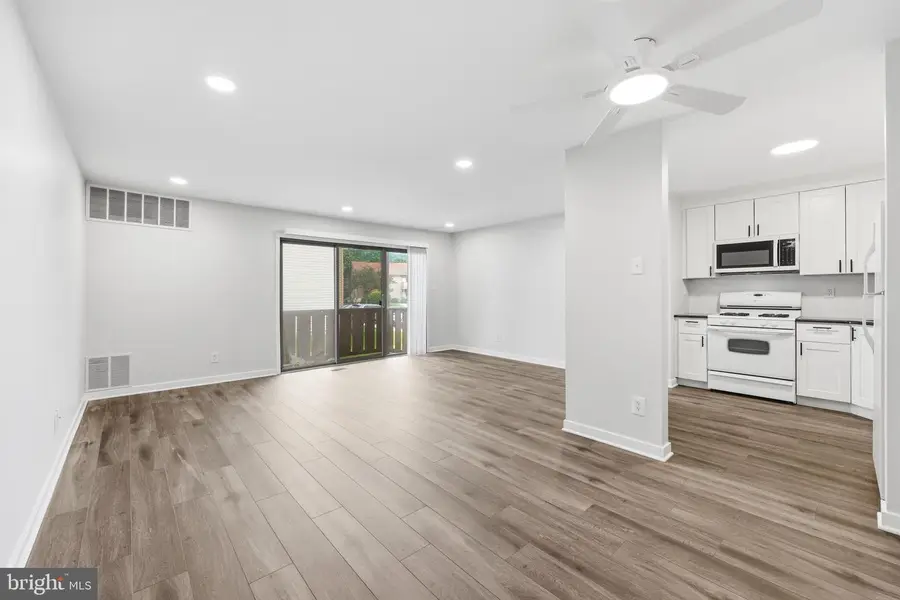 203 Woodhollow Dr, Marlton, NJ 08053 - #3