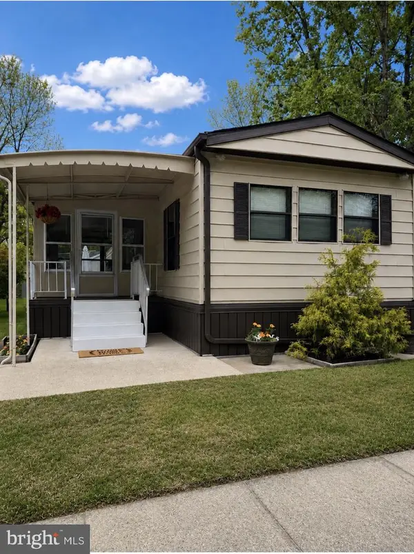 22 Pineview, BROWNS MILLS, NJ 08015