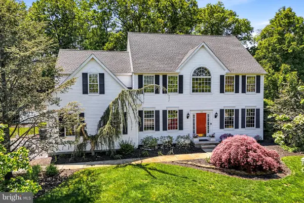 23 Huntington Dr, BURLINGTON, NJ 08016