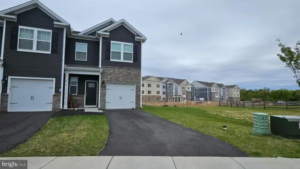 50 Peregrine Way, BURLINGTON, NJ 08016