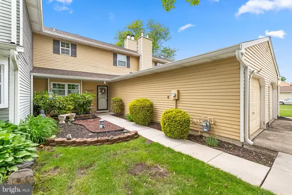 7 Salisbury Ct, BORDENTOWN, NJ 08505