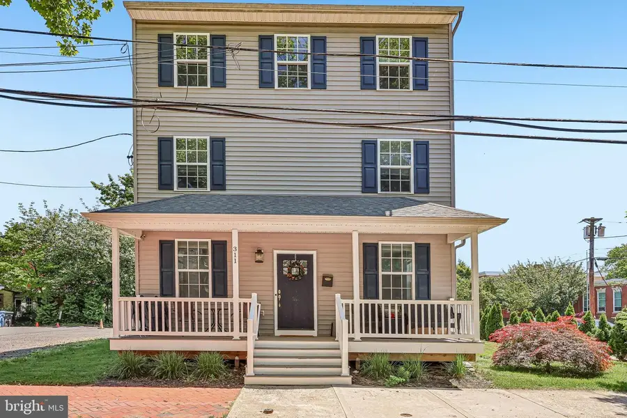 311 Saint Mary St, Burlington, NJ 08016 - #2