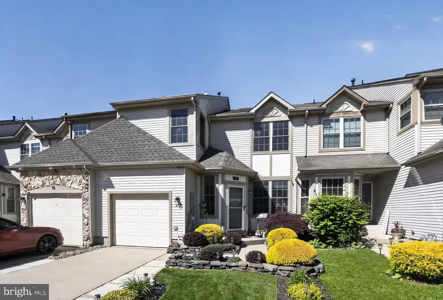 31 Shelburne St, Burlington, NJ 08016 - #2