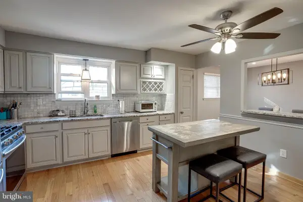 174 Schoolhouse Ln, MOUNT LAUREL, NJ 08054