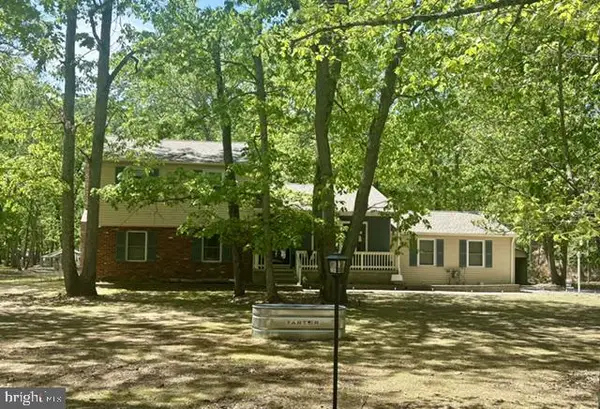 28 Elmwood Dr, TABERNACLE, NJ 08088