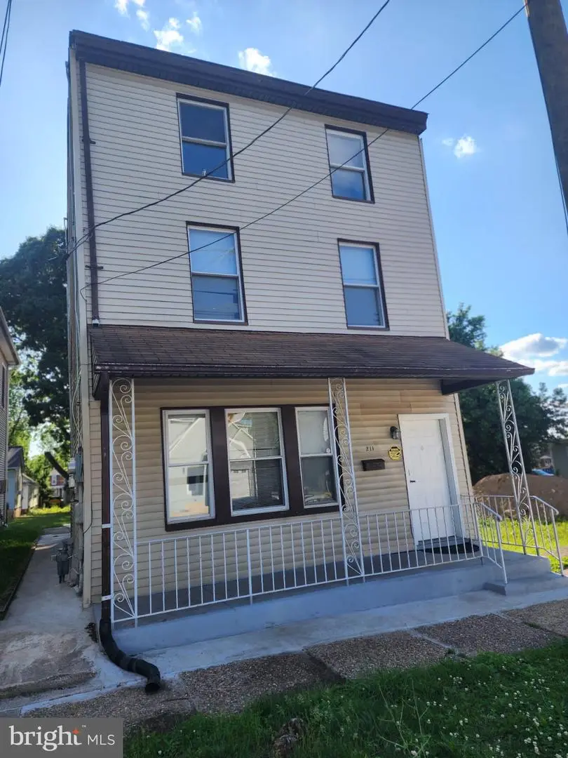 211 Broad St, Beverly, NJ 08010 - #1