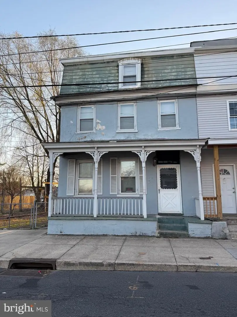 526 York St, Burlington, NJ 08016 - #3