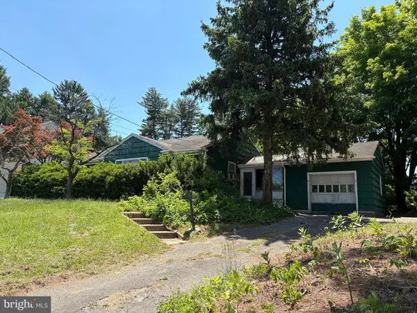 250 Orchard Ave, BURLINGTON, NJ 08016