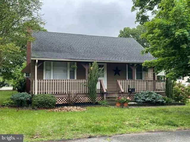18 Middlesex Ave, Hainesport, NJ 08036 - #1