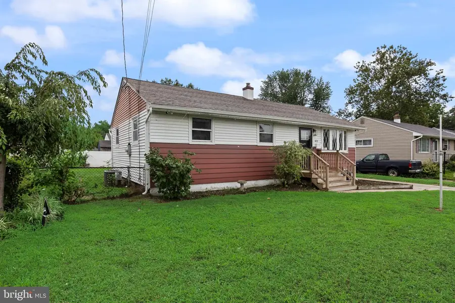 412 W Henry St, Palmyra, NJ 08065 - #2