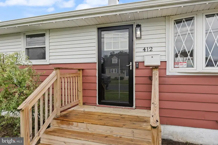 412 W Henry St, Palmyra, NJ 08065 - #3