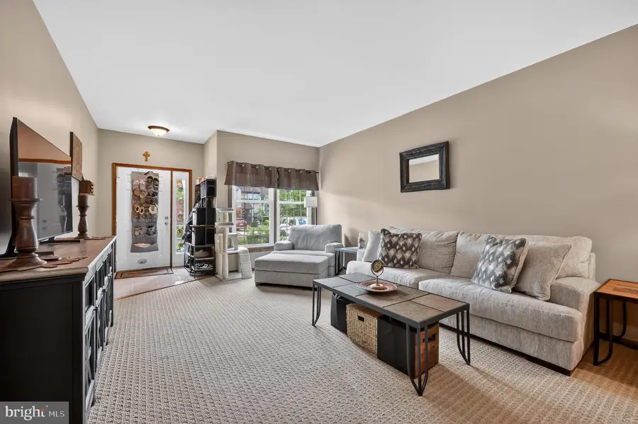 6 Hilltop Ln, Medford, NJ 08055 - #3