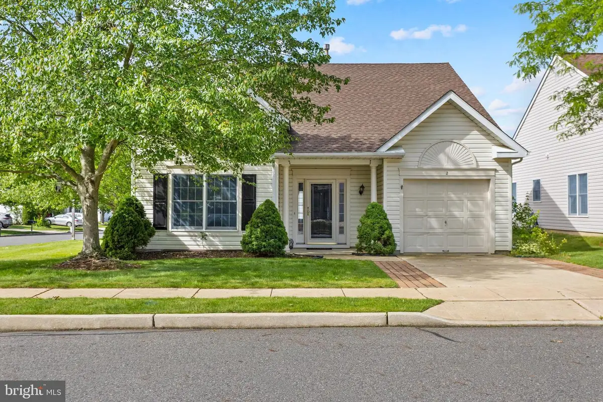 2 Briarwood Ct, Columbus, NJ 08022 - #1