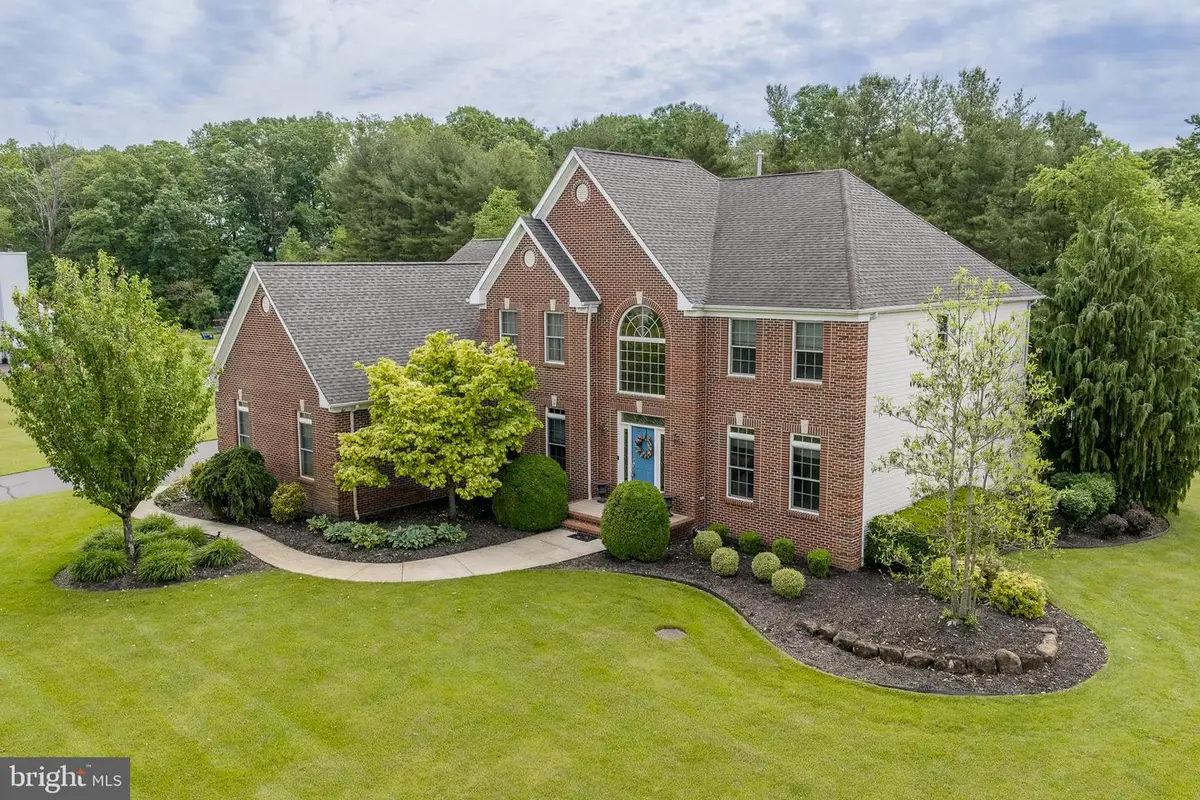 2 Dellaira Ct, Wrightstown, NJ 08562 - #1