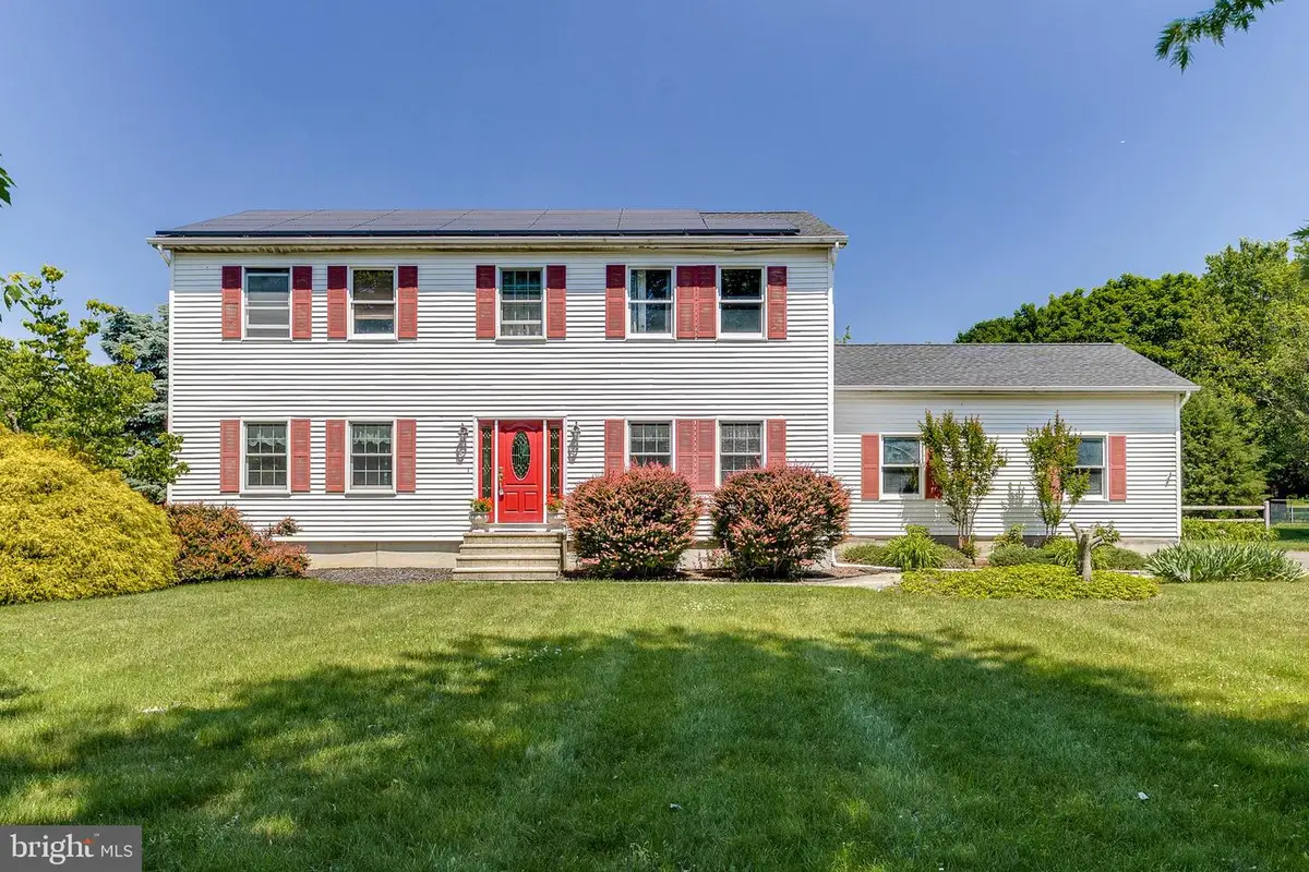 12 N Hockey Dr, Columbus, NJ 08022 - #1