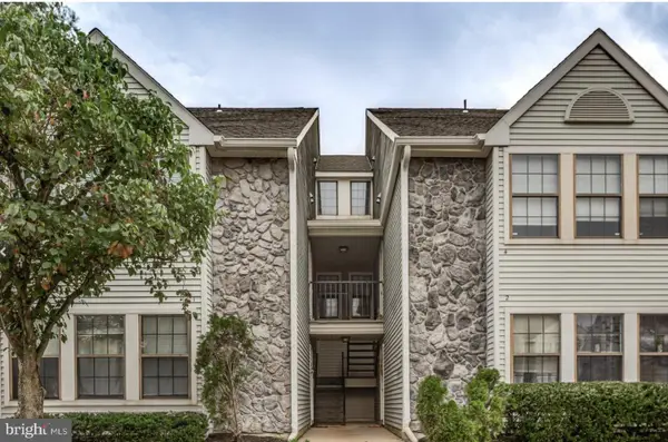 3 Chelmsford Ct, MARLTON, NJ 08053